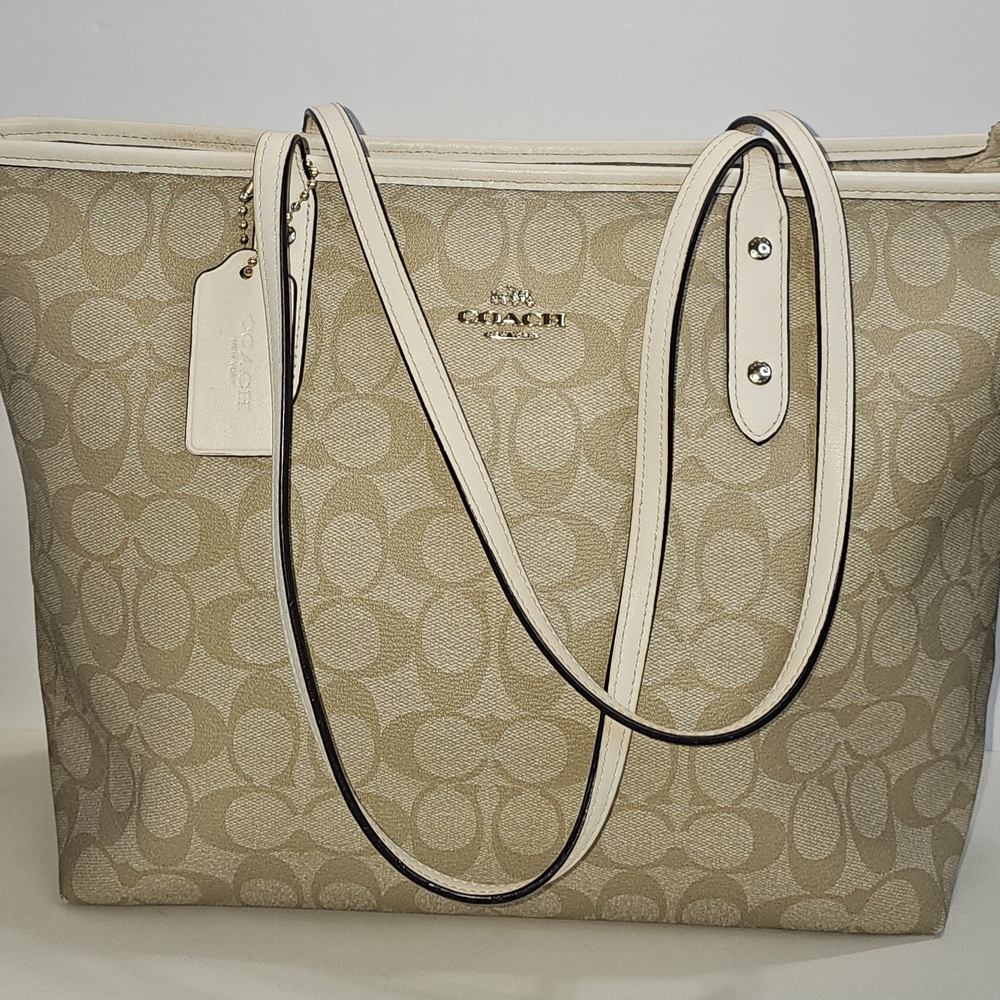 EUC Coach Beige Signature City ZIP Tote Bag Beige White Classic Print EUC